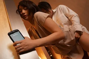 Vợ đi họp lớp rồi phang với nyc mặc cho chồng ở nhà chờ